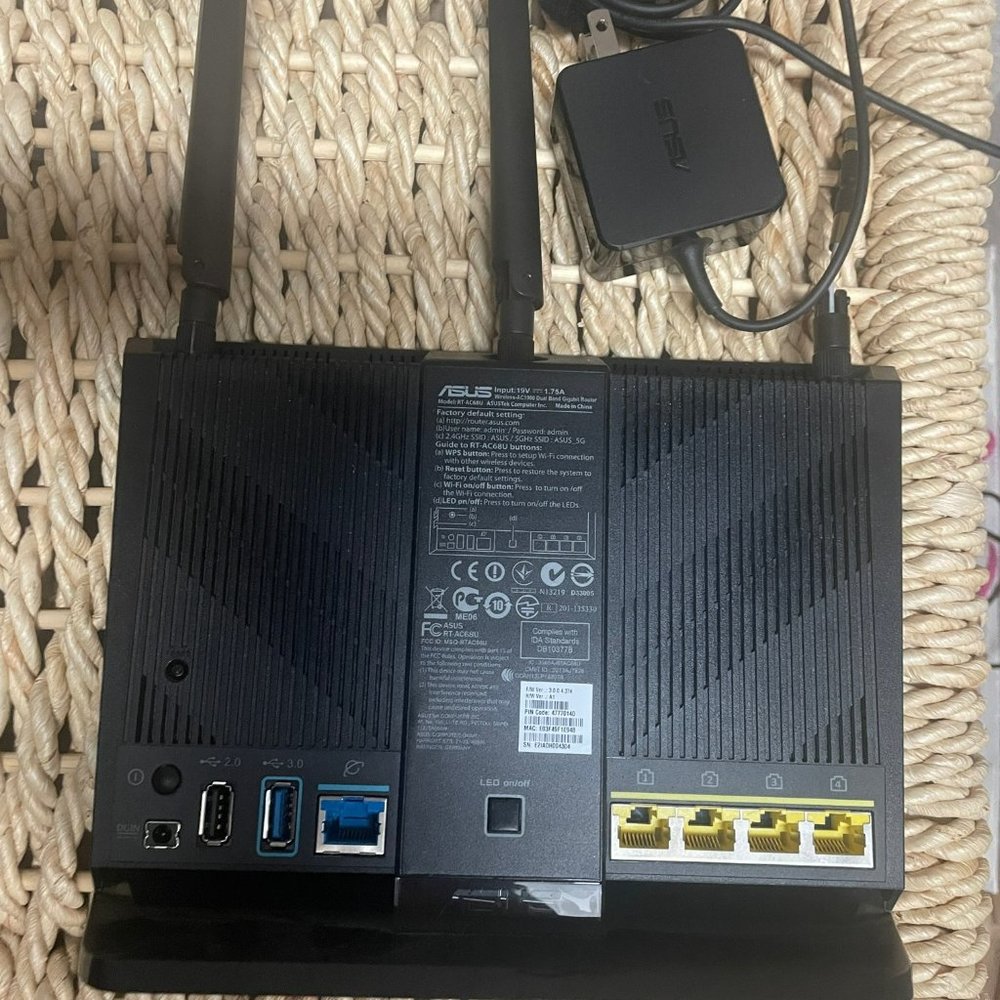 (Donating to Goodwill) Asus RT-AC68U Dual Band Gigabit Router